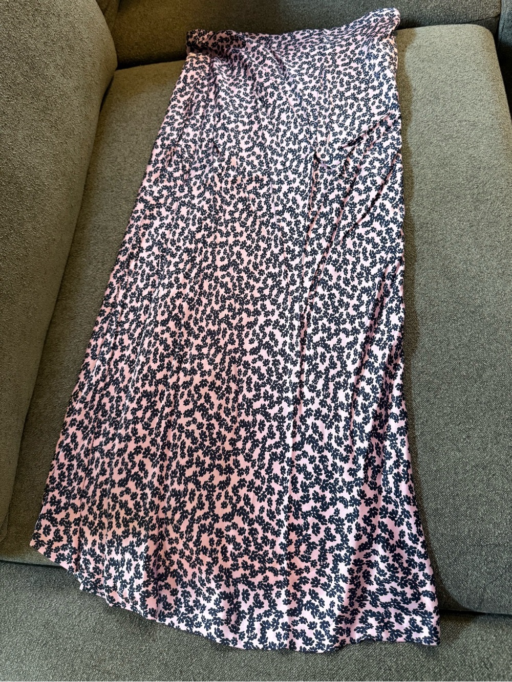 On 34th Pull On Elastic Waist Pink Navy Floral-Print Midi Skirt